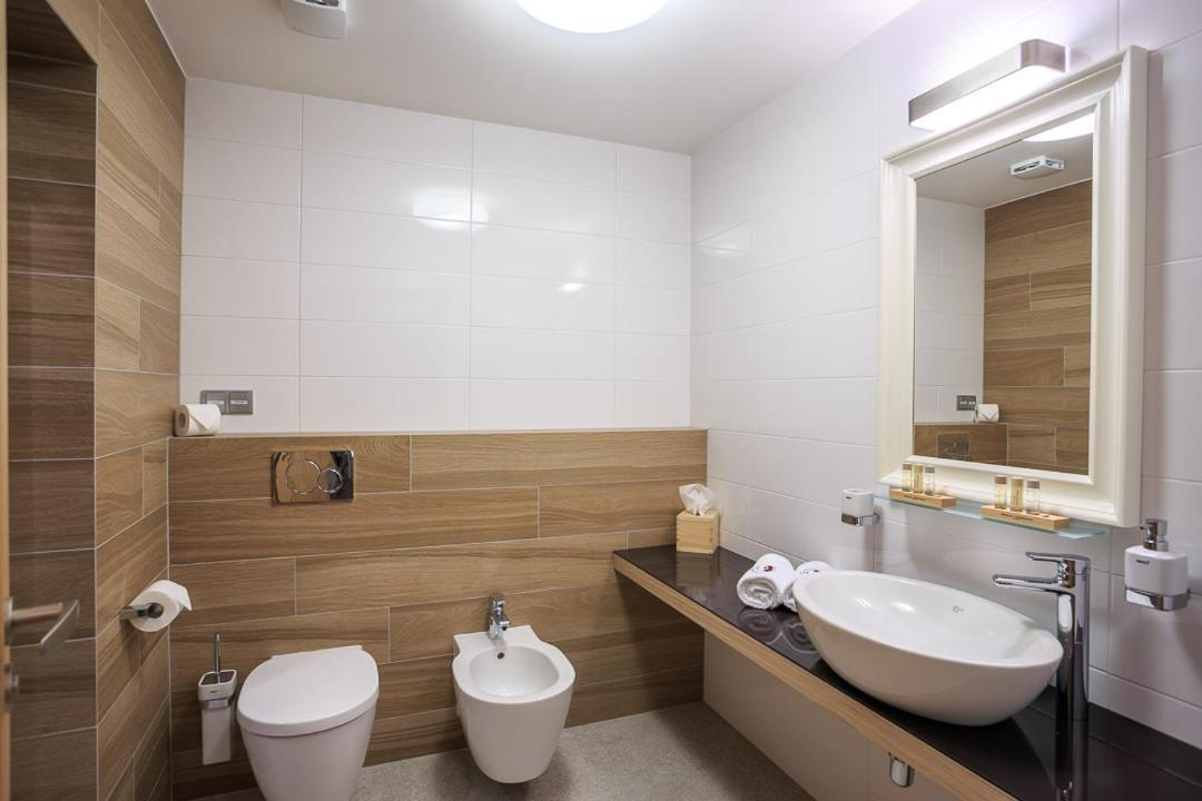 Hotel A Restaurace U Vychopnu Vsetín Extérieur photo
