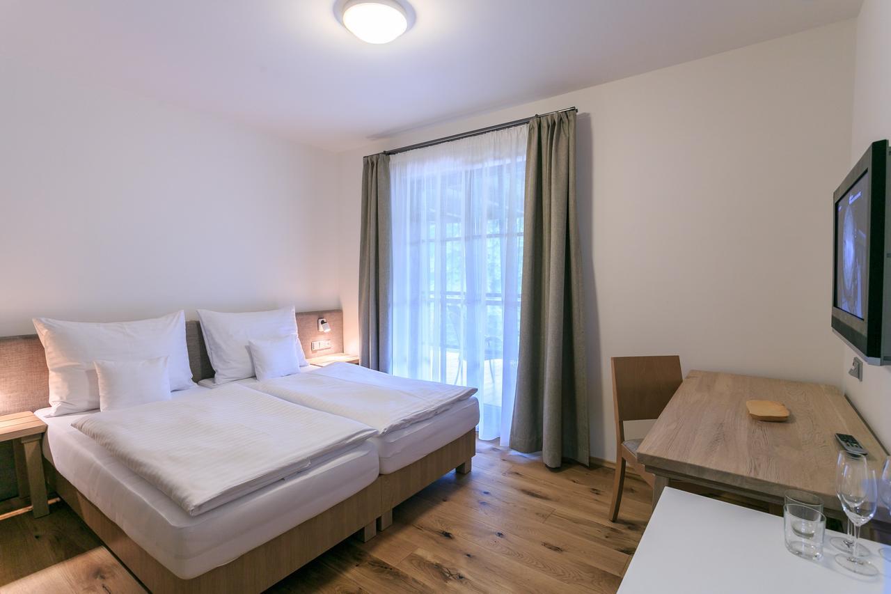 Hotel A Restaurace U Vychopnu Vsetín Extérieur photo
